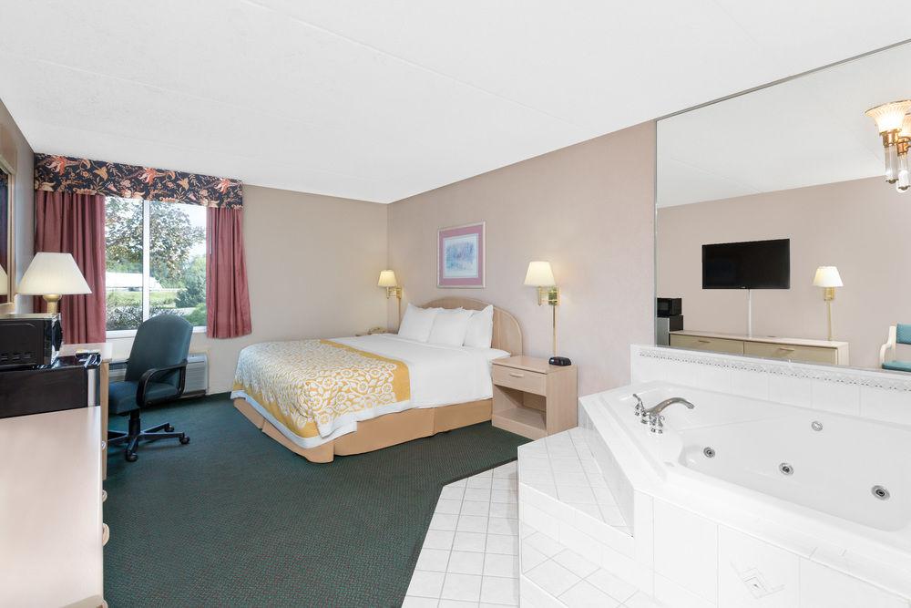Best Western Carlisle South Exterior photo